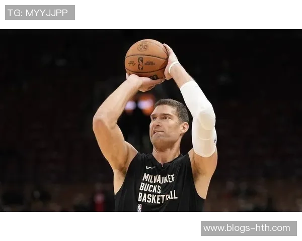 布鲁克洛佩斯如何在NBA赛场上重塑自己的篮球生涯与影响力
